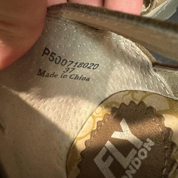 Fly London Yadi Taupe Leather Slip on Peep-toe Wedge Sandals Cut Out Size 6-6.5 - Picture 8 of 8